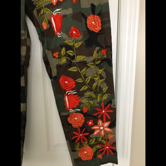 Unique camo army fatigues with embroidered… - Picture 2 of 7